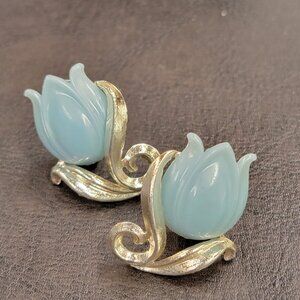 Blue Vintage Thermoset Tulip and Silvertone Enamel Clip-on Earrings